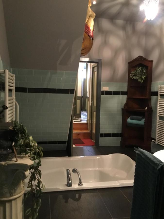 De Kapiteinshut Aan De Rivier Met Xl Ligbad En Sauna Lekkerkerk ภายนอก รูปภาพ